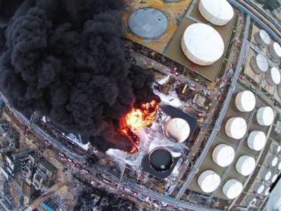 福建漳州古雷腾龙芳烃爆燃事故航拍纪实 PX项目再响安全警钟