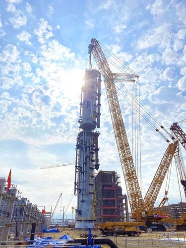 本次任务极具挑战性,塔体上下段成功"合体",将古雷eo/eg装置大件